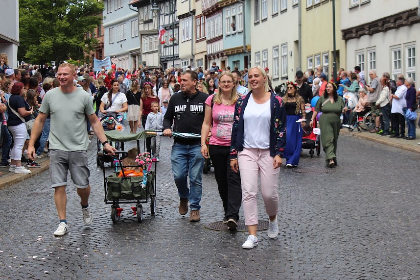 Gro&szlig;er festlicher Umzug zum 211. Brunnenfest in Bad Langensalza