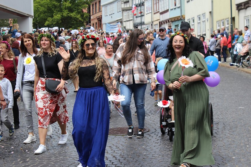Gro&szlig;er festlicher Umzug zum 211. Brunnenfest in Bad Langensalza