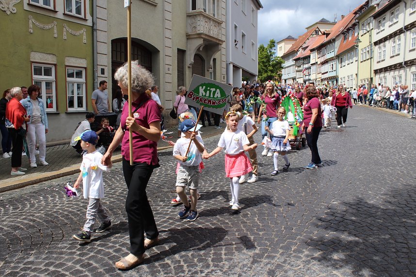 Gro&szlig;er festlicher Umzug zum 211. Brunnenfest in Bad Langensalza