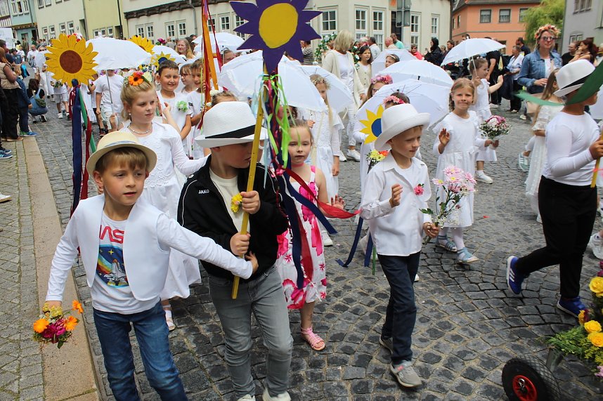 Gro&szlig;er festlicher Umzug zum 211. Brunnenfest in Bad Langensalza