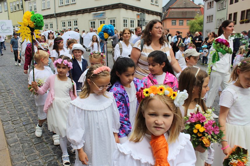 Gro&szlig;er festlicher Umzug zum 211. Brunnenfest in Bad Langensalza