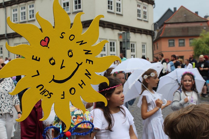 Gro&szlig;er festlicher Umzug zum 211. Brunnenfest in Bad Langensalza