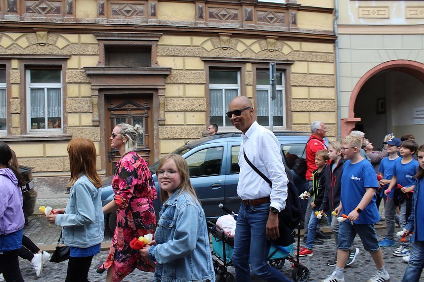Gro&szlig;er festlicher Umzug zum 211. Brunnenfest in Bad Langensalza