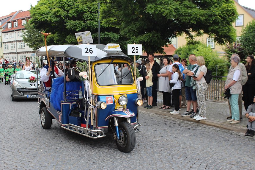 Farbenfroher Festumzug zum 211. Brunnenfest in Bad Langensalza