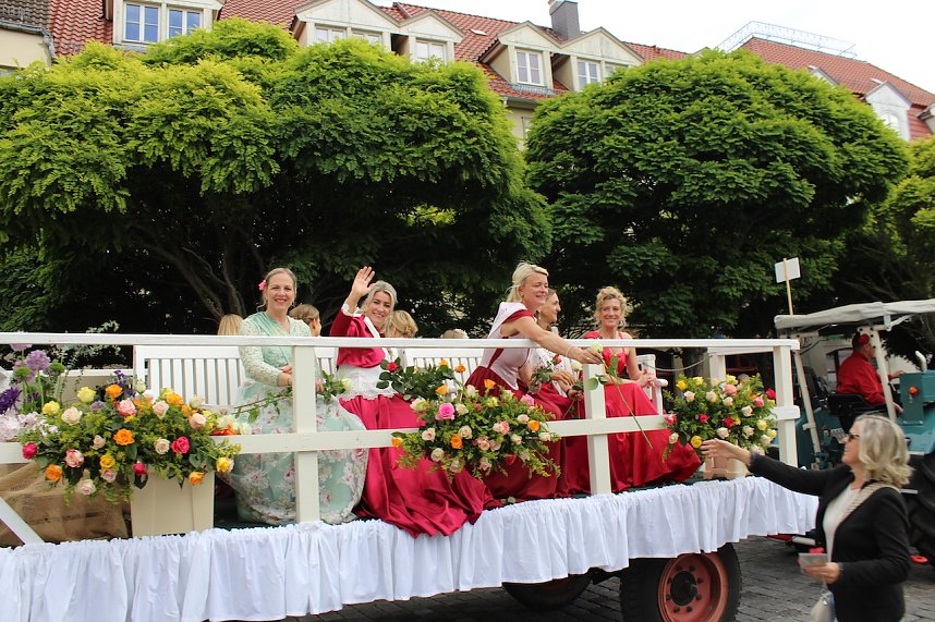 Farbenfroher Festumzug zum 211. Brunnenfest in Bad Langensalza