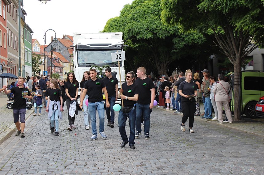 Farbenfroher Festumzug zum 211. Brunnenfest in Bad Langensalza