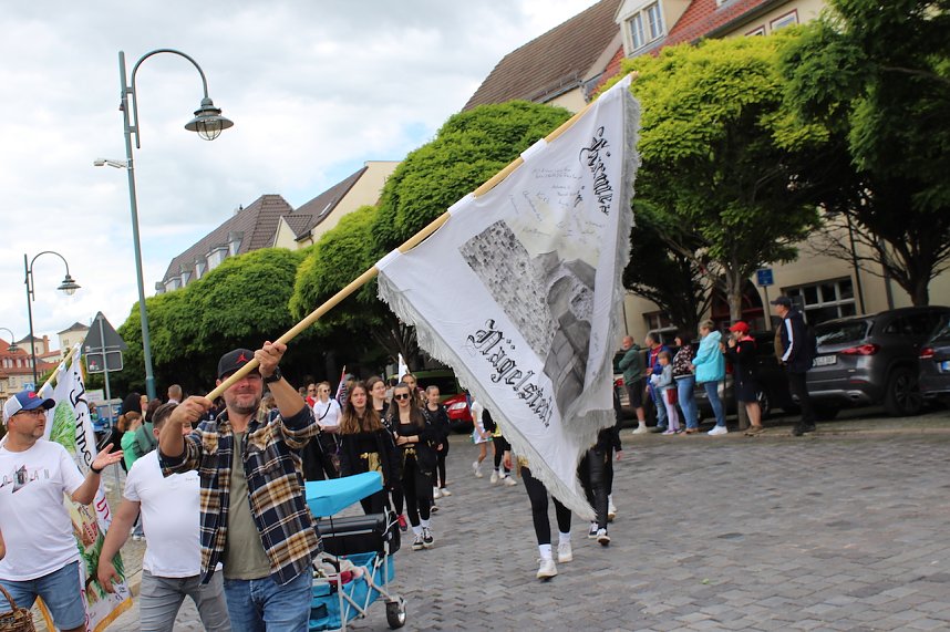 Farbenfroher Festumzug zum 211. Brunnenfest in Bad Langensalza