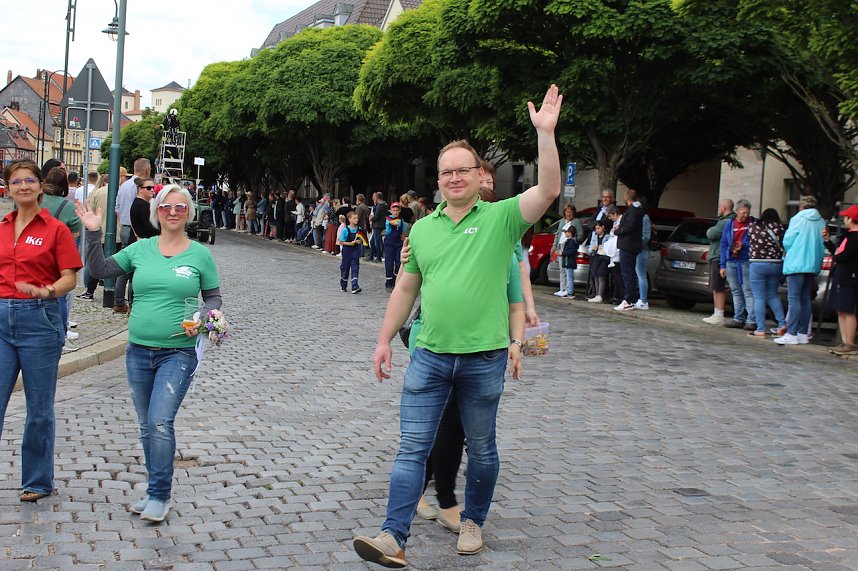 Farbenfroher Festumzug zum 211. Brunnenfest in Bad Langensalza