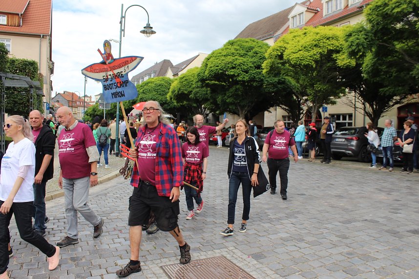 Farbenfroher Festumzug zum 211. Brunnenfest in Bad Langensalza
