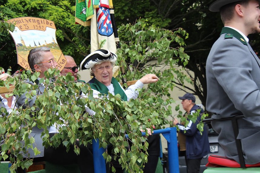Farbenfroher Festumzug zum 211. Brunnenfest in Bad Langensalza