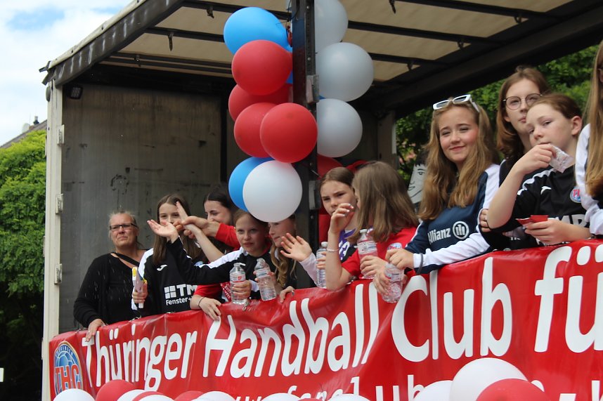 Farbenfroher Festumzug zum 211. Brunnenfest in Bad Langensalza