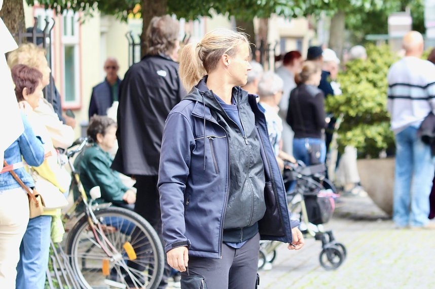 211. Brunnenfestumzug in Bad Langensalza mit vielen fr&ouml;hlichen Akteuren