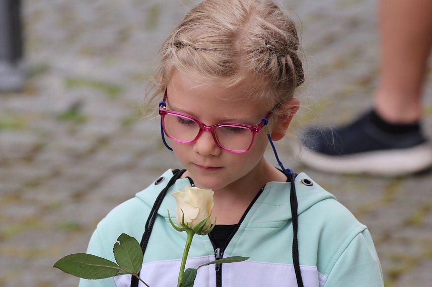 211. Brunnenfestumzug in Bad Langensalza mit vielen fr&ouml;hlichen Akteuren