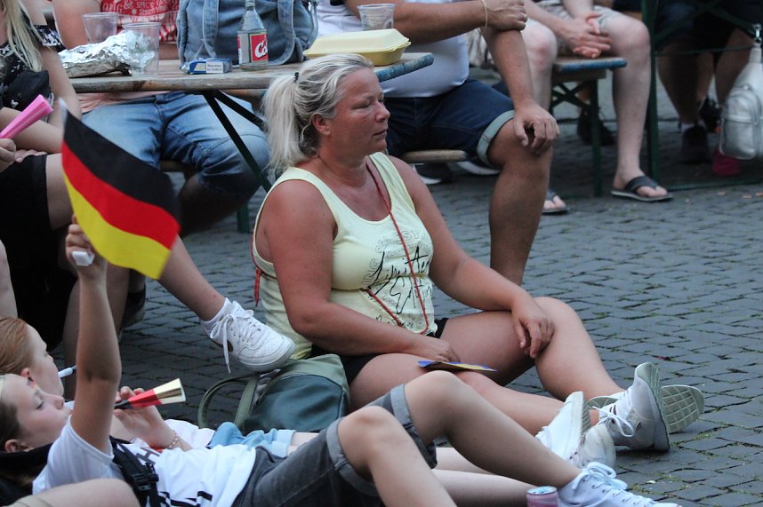 Public Viewing auf dem Neumarkt in Bad Langensalza zum Achtelfinalspiel der EM 2024 - Deutschland gegen D&auml;nemark