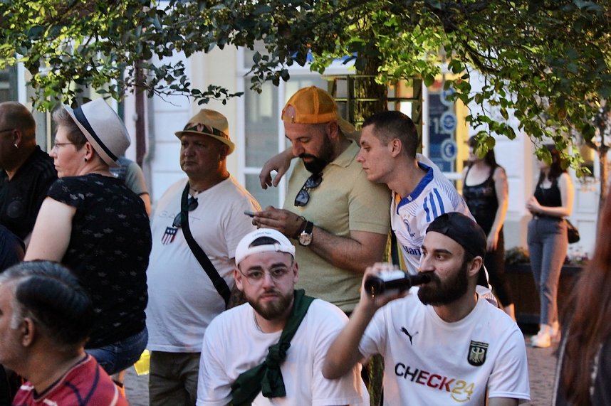 Public Viewing auf dem Neumarkt in Bad Langensalza zum Achtelfinalspiel der EM 2024 - Deutschland gegen D&auml;nemark
