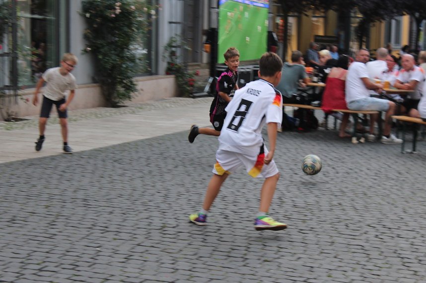 Trainieren hier die kommenden Stars f&uuml;r die EM 2044? 