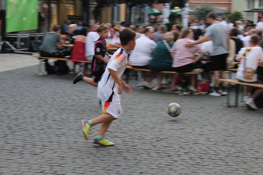 Trainieren hier die kommenden Stars f&uuml;r die EM 2044? 