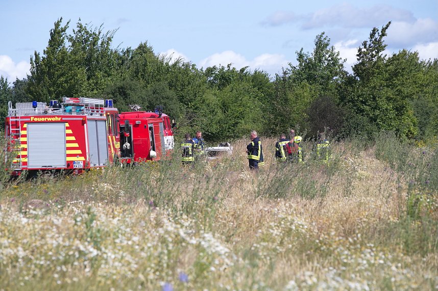 Ein ausgebrannter Wagen mit einer Leiche wurde heute bei Nordhausen gefunden
