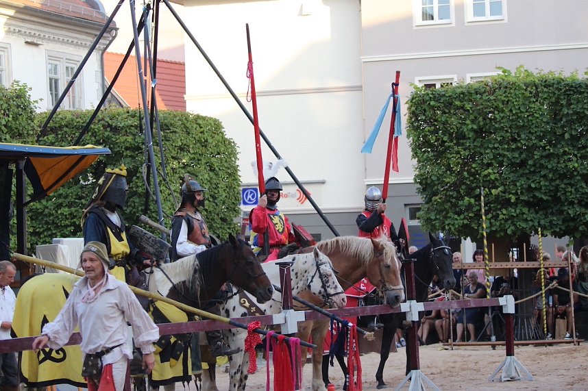 Hochprofessionelle Reitershow mit "Wenzel Ritterspiele"