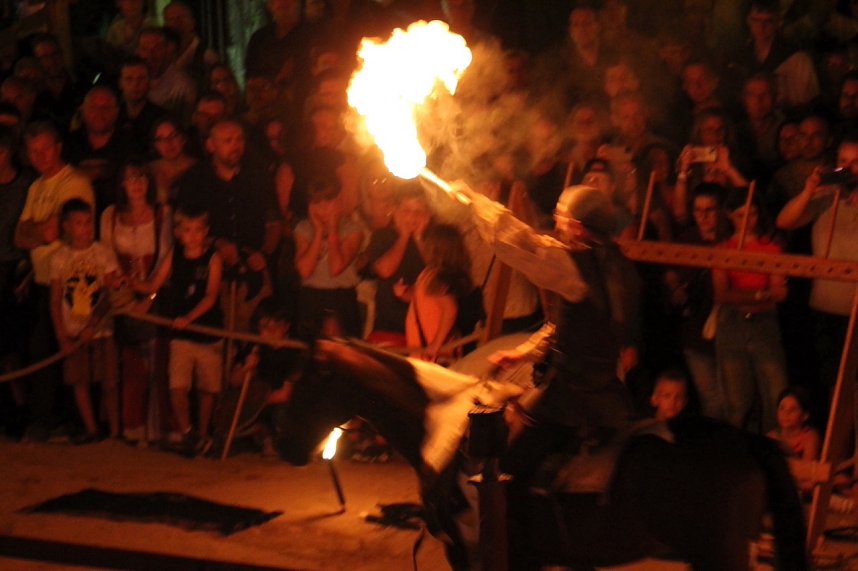 Hochprofessionelle Reitershow mit "Wenzel Ritterspiele"