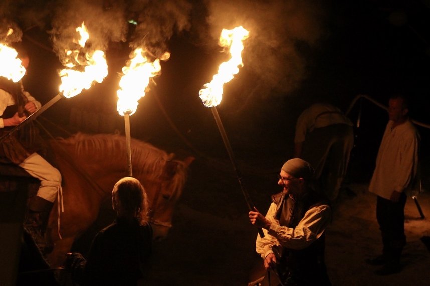 Hochprofessionelle Reitershow mit "Wenzel Ritterspiele"