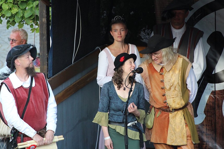 Zwei Tage lang feierten die Langensalzaer mit ihren G&auml;sten aus nah und fern ihr 30. Mittelalterstadtfest