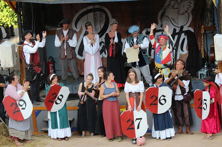 Zwei Tage lang feierten die Langensalzaer mit ihren G&auml;sten aus nah und fern ihr 30. Mittelalterstadtfest