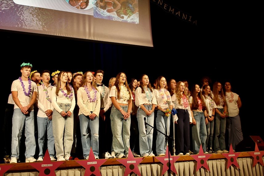 Mitwirkende der Gala des Salza-Gymnasiums in Bad Langensalza 2024