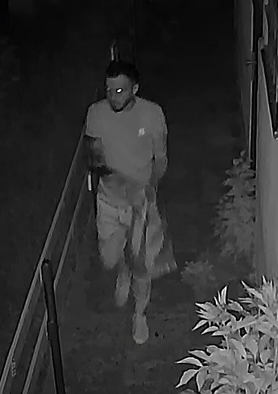 Fotos der mutma&szlig;lichen Cannabis-Anbauer. Wer erkennt diese M&auml;nner?