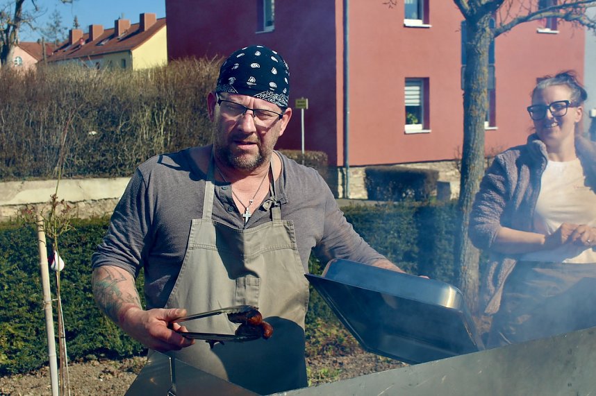 Einhundertundzwanzig Kindergartenkinder feierten mit ihren Erzieherinnen und Erziehern das 20. Jubil&auml;um des Schwefel-Sole-Heilbades Bad Langensalza mit einem Festumzug