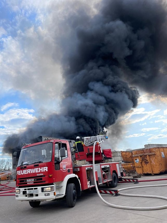 Brand bei Th&uuml;ringen Recycling in Bad Langensalza