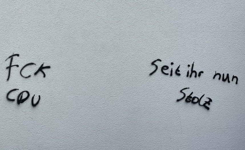 Neben der CDU ist scheinbar auch ein Fu&szlig;ballclub in Kaiserslautern angefragt. Warum?