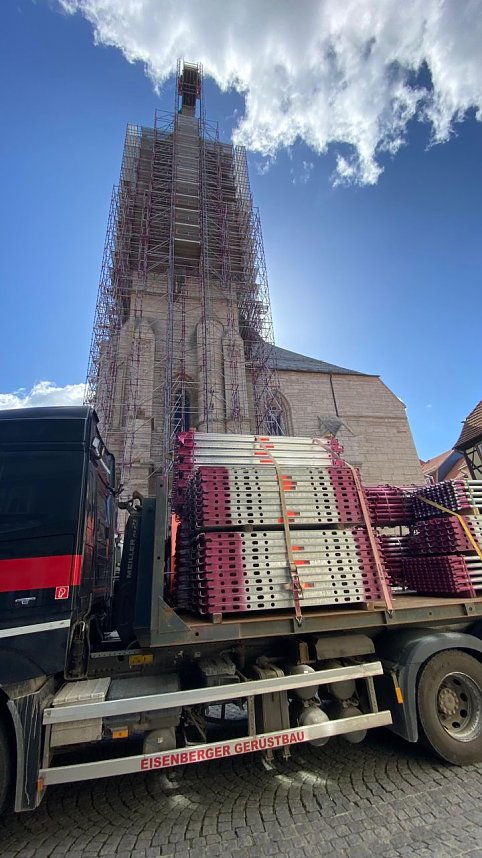 Einger&uuml;steter Kirchturm in Bad Langensalza 