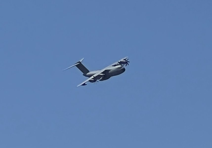 Gro&szlig;maschine der Bundesluftwaffe unterwegs &uuml;ber Th&uuml;ringen