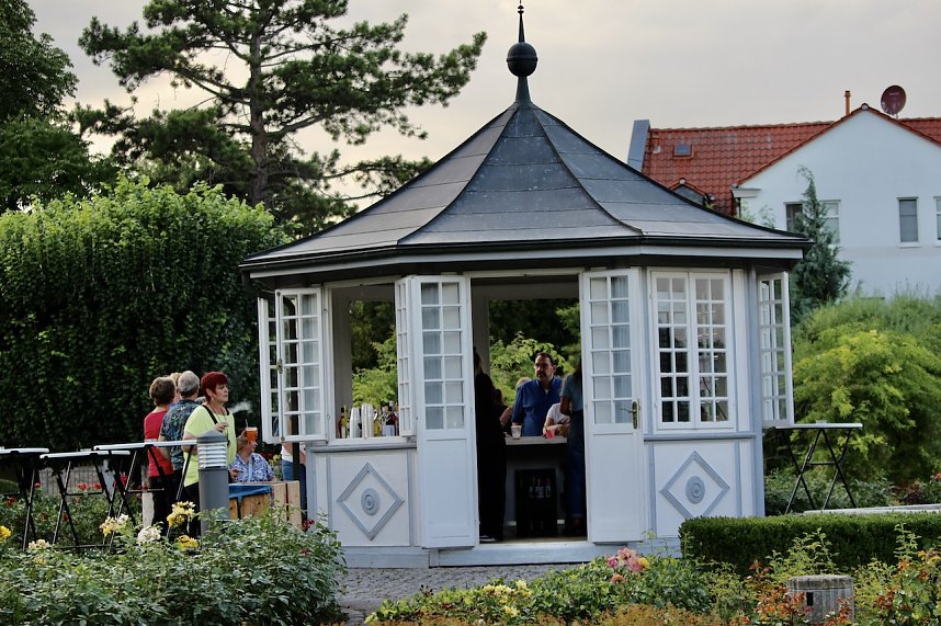 Tolle Stimmung im Rosengarten Bad Langensalza mit Reggae-Kl&auml;ngen