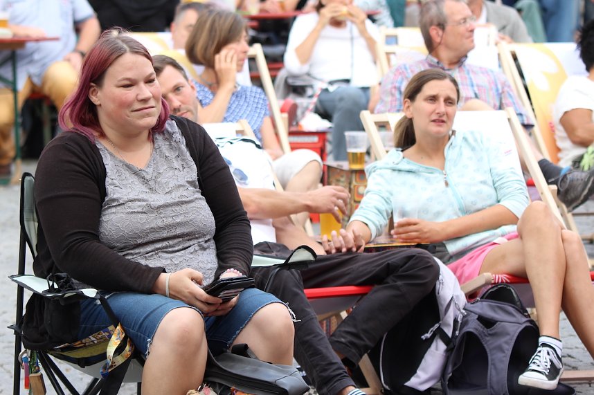 Gute Stimmung auf dem Kornmarkt beim BaLaTon in Bad Langensalza