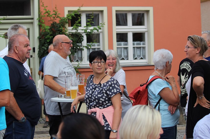 Gute Stimmung auf dem Kornmarkt beim BaLaTon in Bad Langensalza