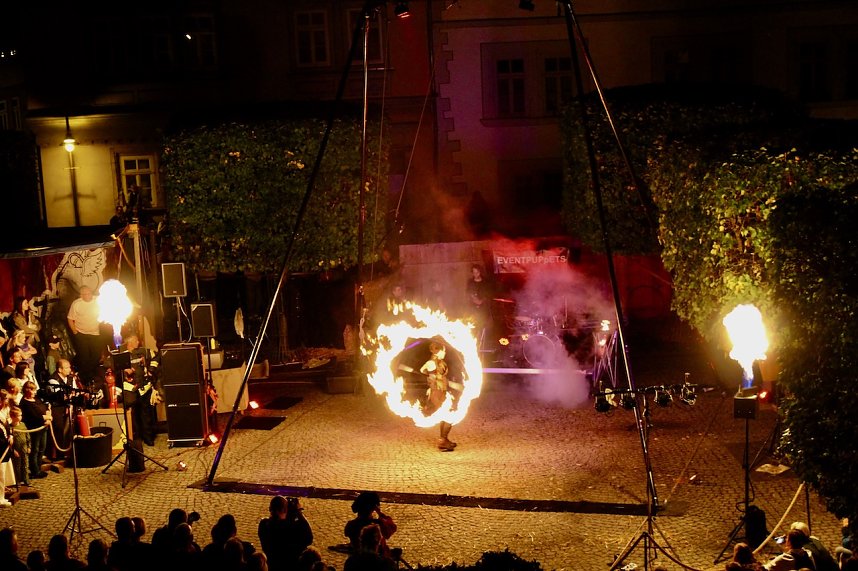 Spektakul&auml;re Feuershow von "EVENTPUPPETS" beim Mittelalterstadtfest in Bad Langensalza
