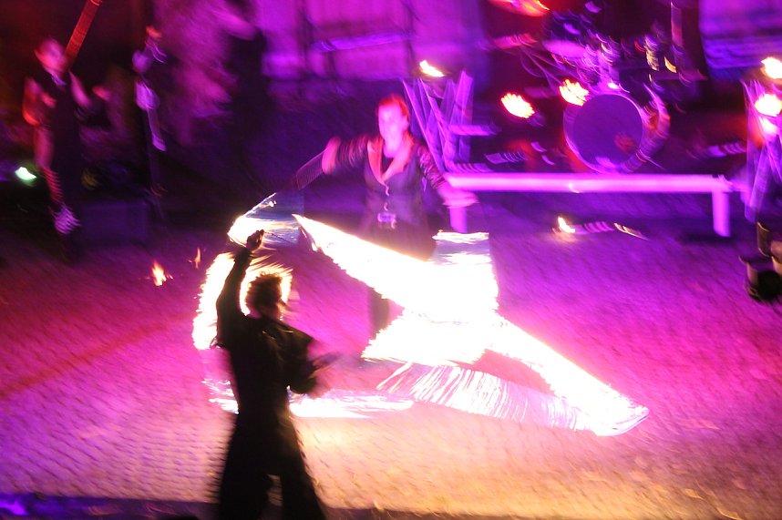 Spektakul&auml;re Feuershow von "EVENTPUPPETS" beim Mittelalterstadtfest in Bad Langensalza