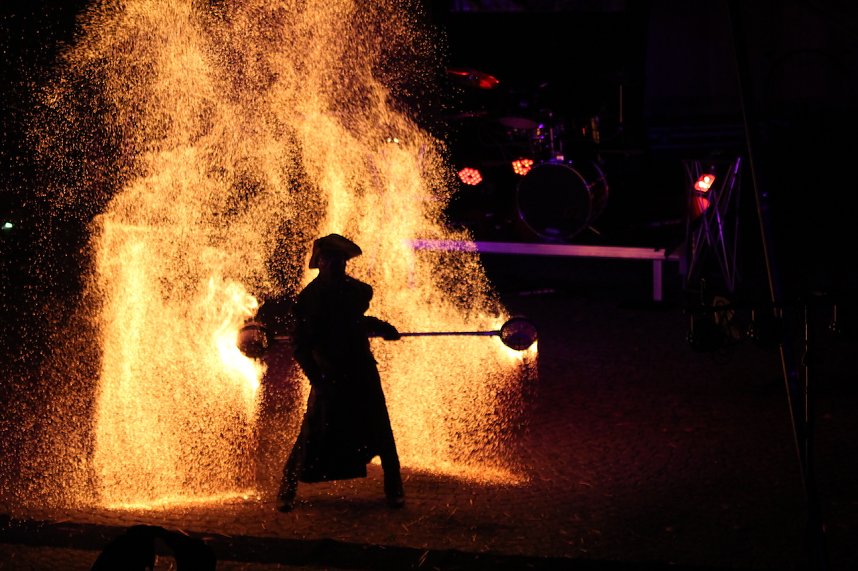 Spektakul&auml;re Feuershow von "EVENTPUPPETS" beim Mittelalterstadtfest in Bad Langensalza