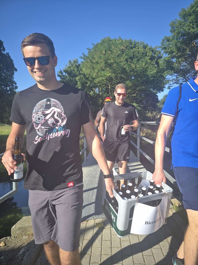 Bierathlon-Impressionen: Auf der Strecke in N&auml;gelstedt