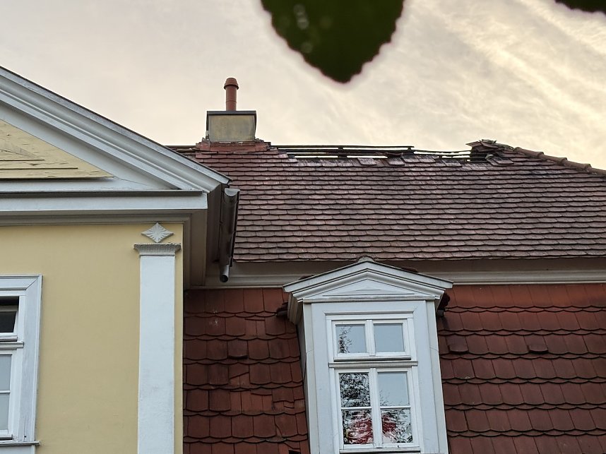 Ausma&szlig; der Sch&auml;den an der Villa Italia nach dem Brand heute Nacht