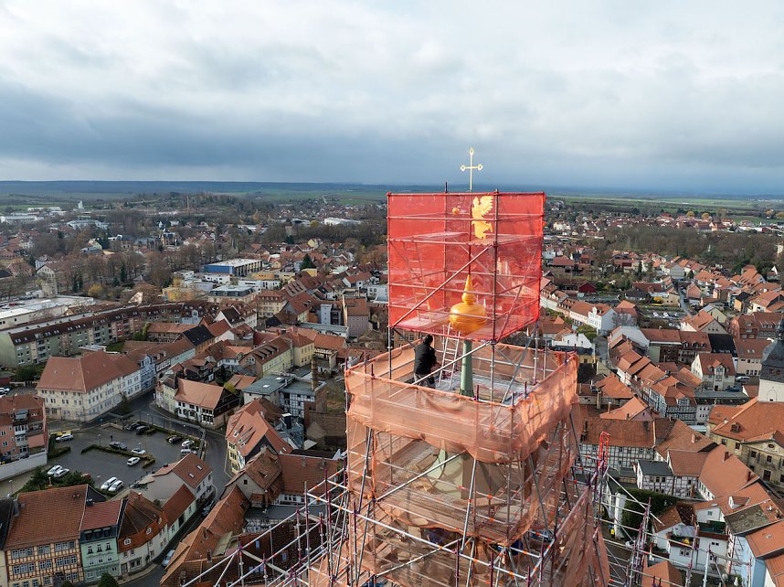Drohnen-Aufnahmen vom Aufsetze der Spitze