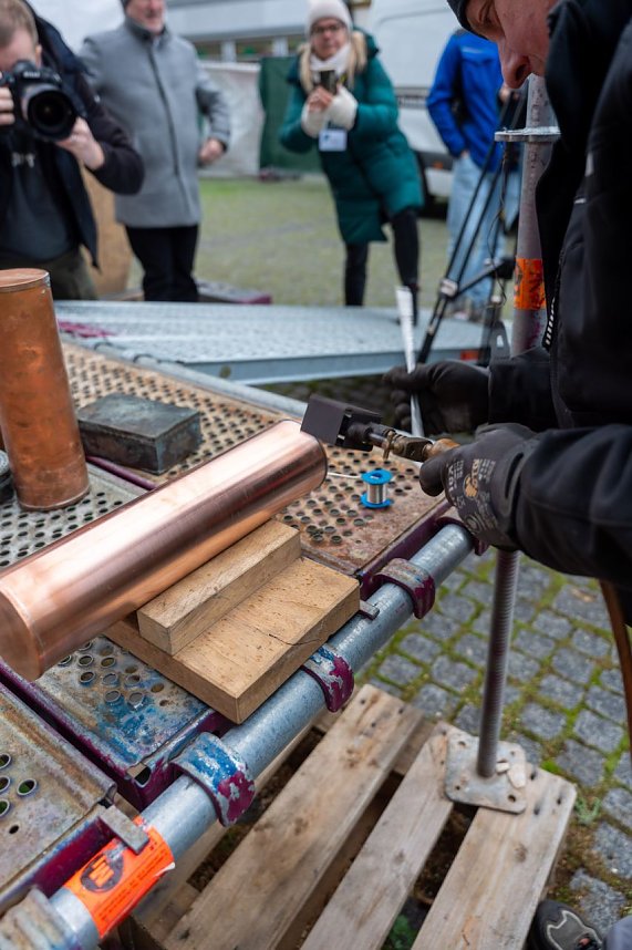 Zeitkapseln und neue Spitze f&uuml;r die Langensalzaer Marktkirche 