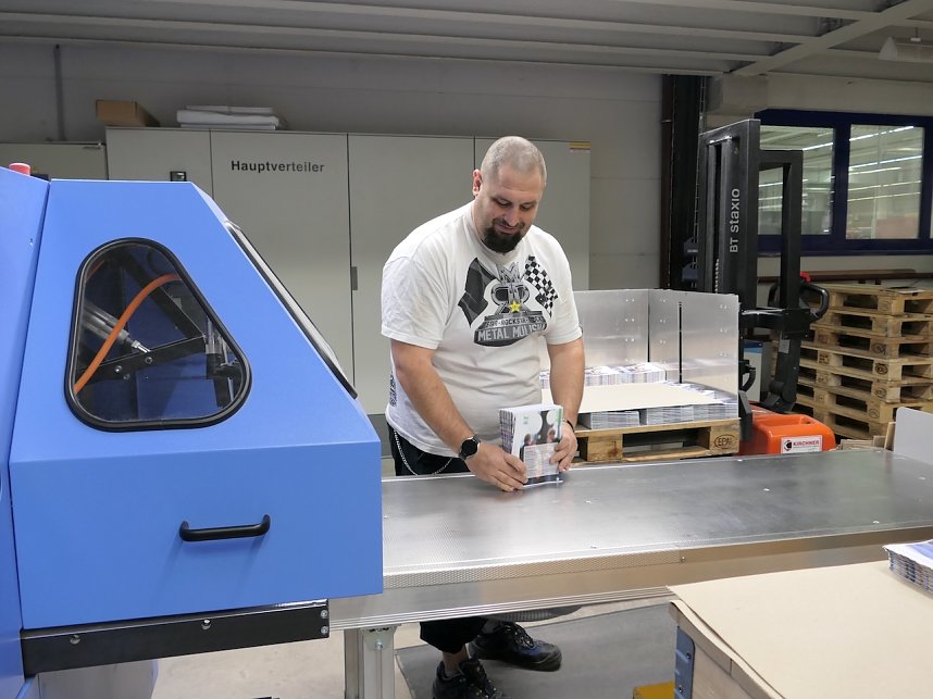 Herr Ludwig an seinem Arbeitsplatz bei der Firma Beltz in Bad Langensalza