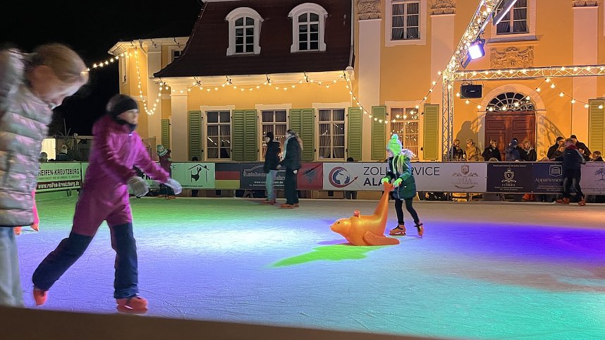 Eisbahn mit super Party in Bad Langensalza er&ouml;ffnet