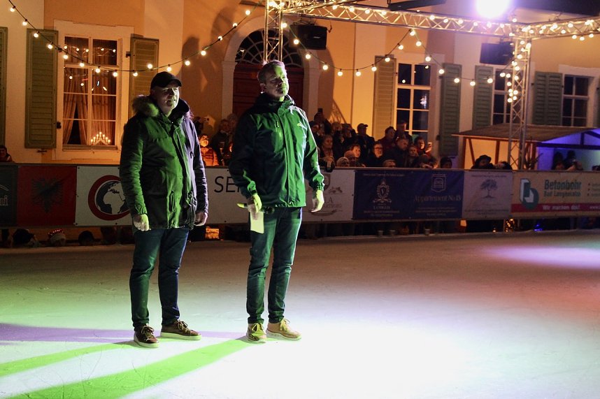 Eisbahn mit super Party in Bad Langensalza von (re.) Toni Hyseni und (li.) Hardy Krause er&ouml;ffnet