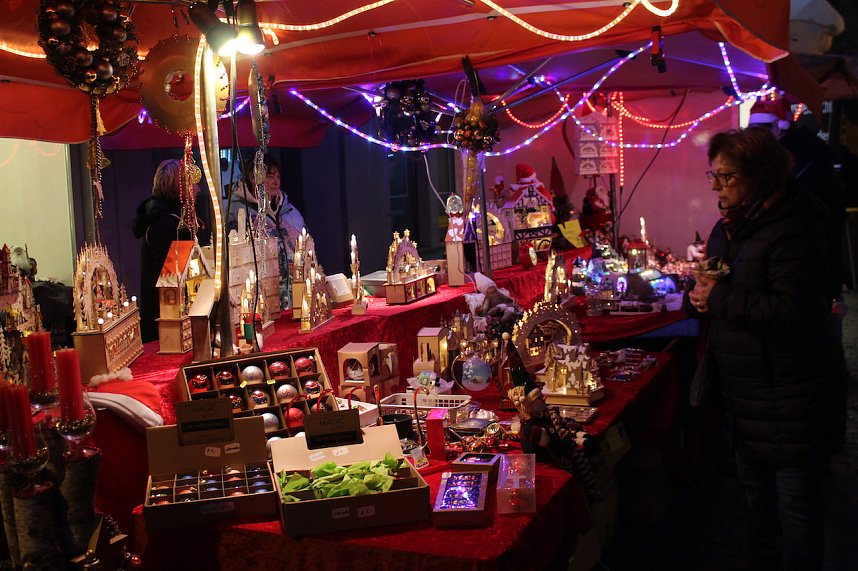 Der Stollen- und Pfefferkuchenmarkt in Bad Langensalza lockte die Besucher mit einem breiten Angebot