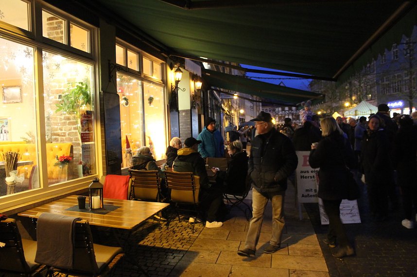 Der Stollen- und Pfefferkuchenmarkt in Bad Langensalza lockte die Besucher mit einem breiten Angebot