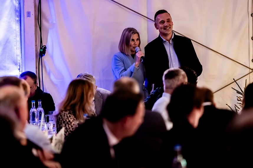 Weihnachtsfeier und Medienclub am Hexenbesen: der Nordth&uuml;ringer Unternehmerverband und die FUNKE Gruppe k&uuml;hrten am Montag die Unternehmerin des Jahres